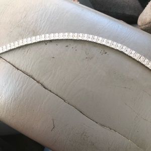 Diamond tennis bracelet